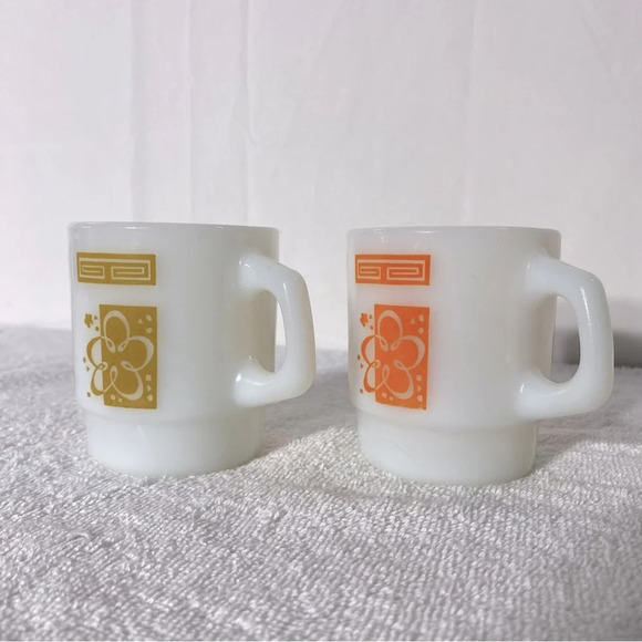 Vintage Anchor Hocking Yellow & Orange Atomic Cloud Pattern Stacking Mugs x2 - Picture 3 of 11